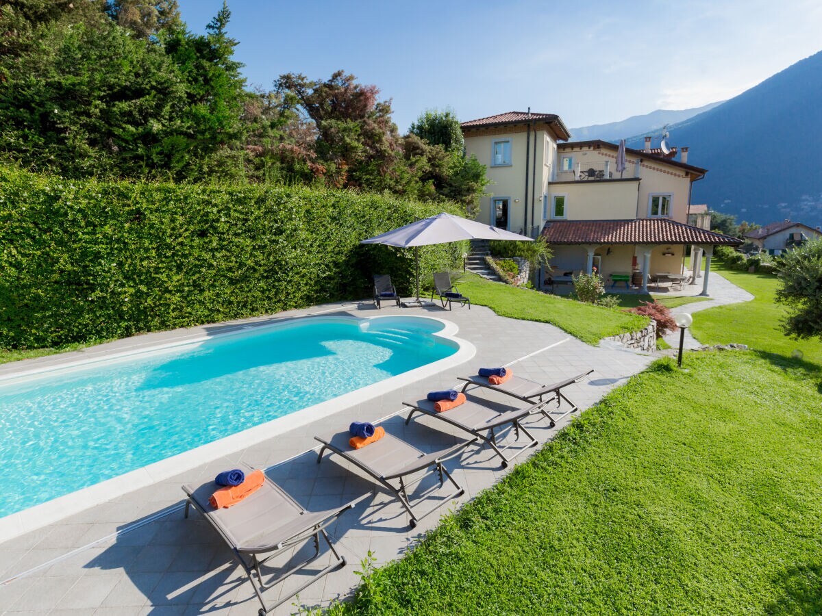 Holiday house Villa Ulivi - Apartment 1 with Shared Pool