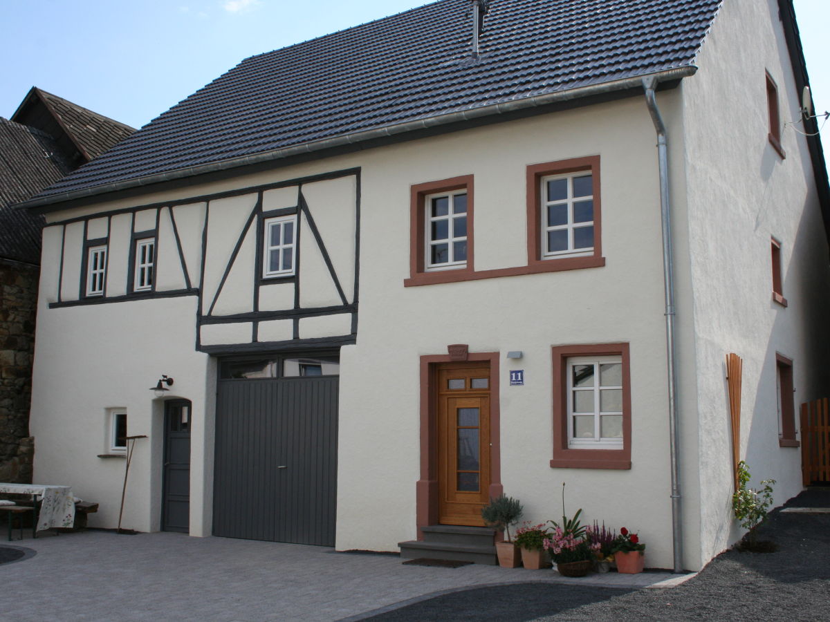 Holiday apartment Bauernhaus in der Bachstraße - Outdoor photo 2