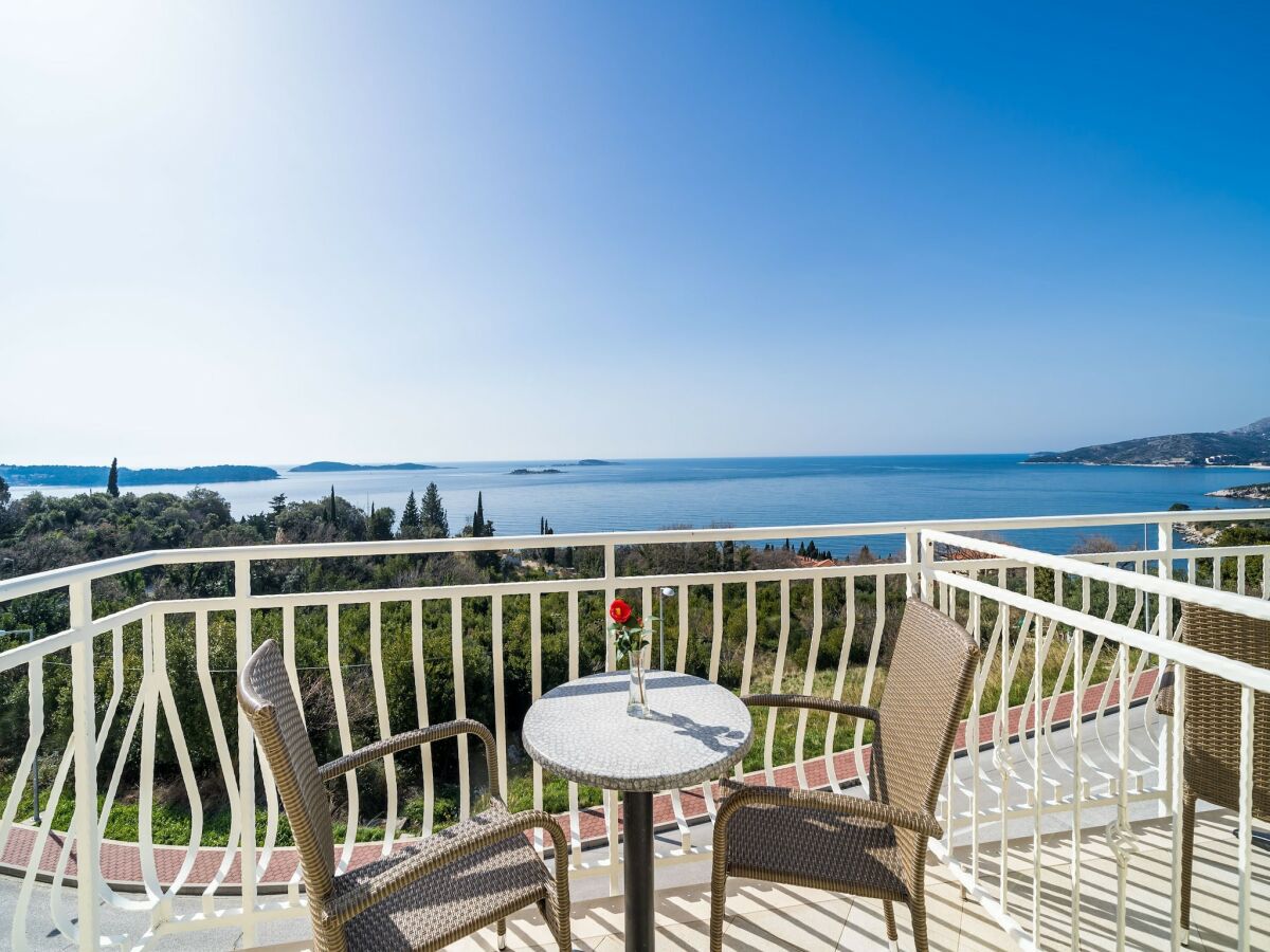 Apartment Villa Samba - Double Room with Balcony and Sea View - gasi se