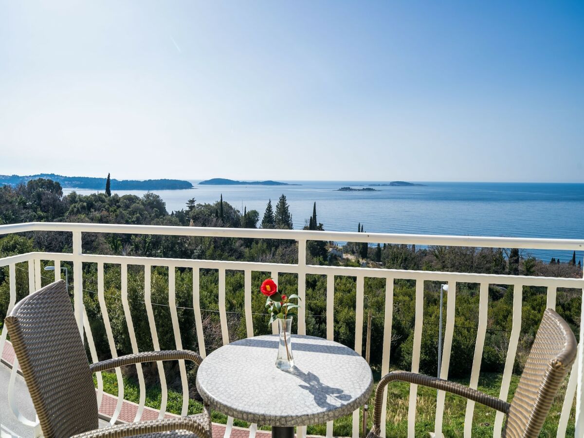 Apartment Villa Samba - Double Room with Balcony and Sea View - gasi se - Outdoor photo 2