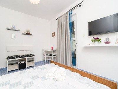 Apartment Apartments Vera - One-Bedroom Apartment with Terrace and Sea View (Rea) - Features photo 7