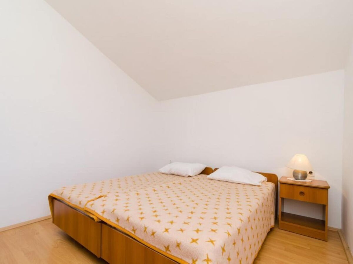 Apartment Apartments Sutvid- Two Bedroom Apartment with Balcony and Sea View - Features photo 2
