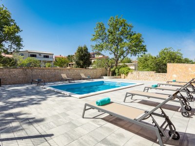 Apartment Cesare 5-Modern Apartment with Shared Pool in Ližnjan - Apartment