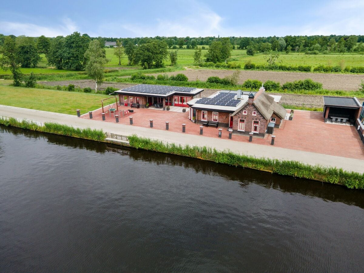 Holiday house Detached Home in Friesland by Canal - Outdoor photo 5