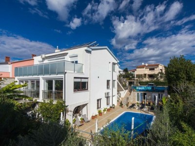 Holiday house Appartement Koralj °1 mit beheiztem Pool in Krk - Holiday house