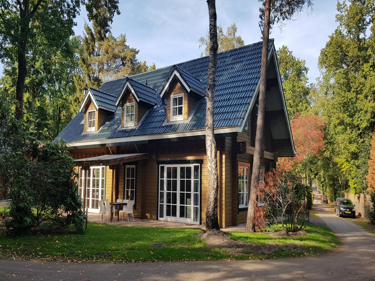 Holiday park Haus in Hoenderloo nahe Veluwe für 14 Von Belvilla