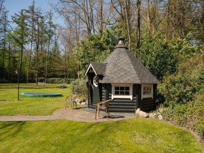 Holiday park Group House in Twente with Hot Tub - Outdoor photo 34