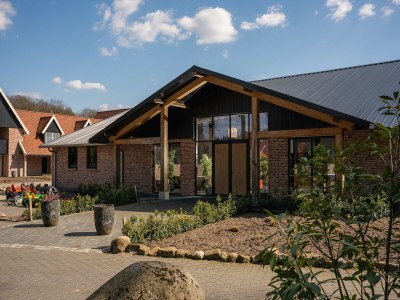 Holiday park Group House in Twente with Hot Tub - Outdoor photo 35