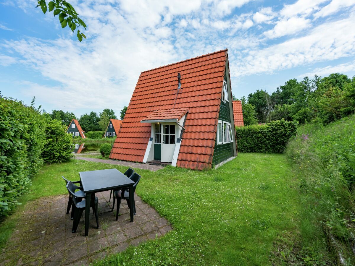 Holiday park Freistehendes Chalet in ruhiger Landschaft - Outdoor photo 3