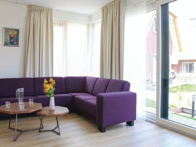 Holiday park Villa in Friesland with Waterfront Jetty - Features photo 14