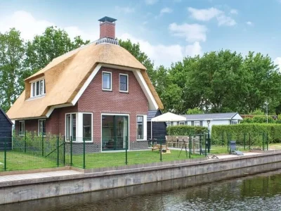 Holiday park Villa in Idskenhuizen mit Steg für 10 Von Belvilla in Idskenhuizen - Holiday park