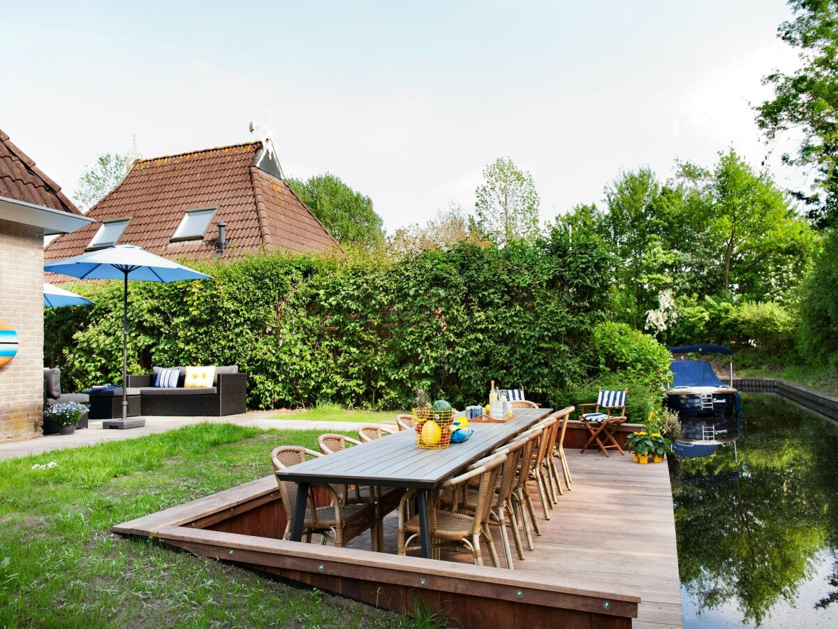 Holiday house Luxusvilla am Naturschutzgebiet De Alde Feanen - Outdoor photo 3