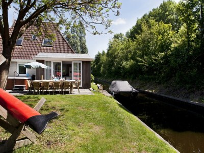 Holiday house Luxusvilla am Naturschutzgebiet De Alde Feanen - Outdoor photo 6