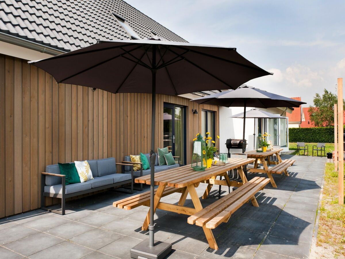 Holiday house Luxuriöses Gruppenhaus mit Sauna und Whirlwanne - Outdoor photo 2