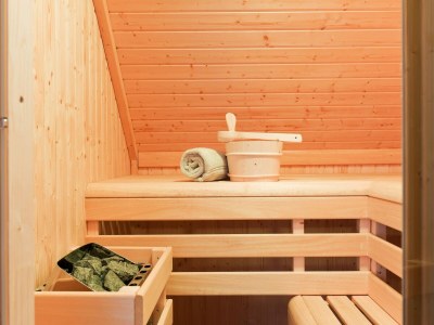 Holiday house Luxuriöses Gruppenhaus mit Sauna und Whirlwanne - Outdoor photo 35