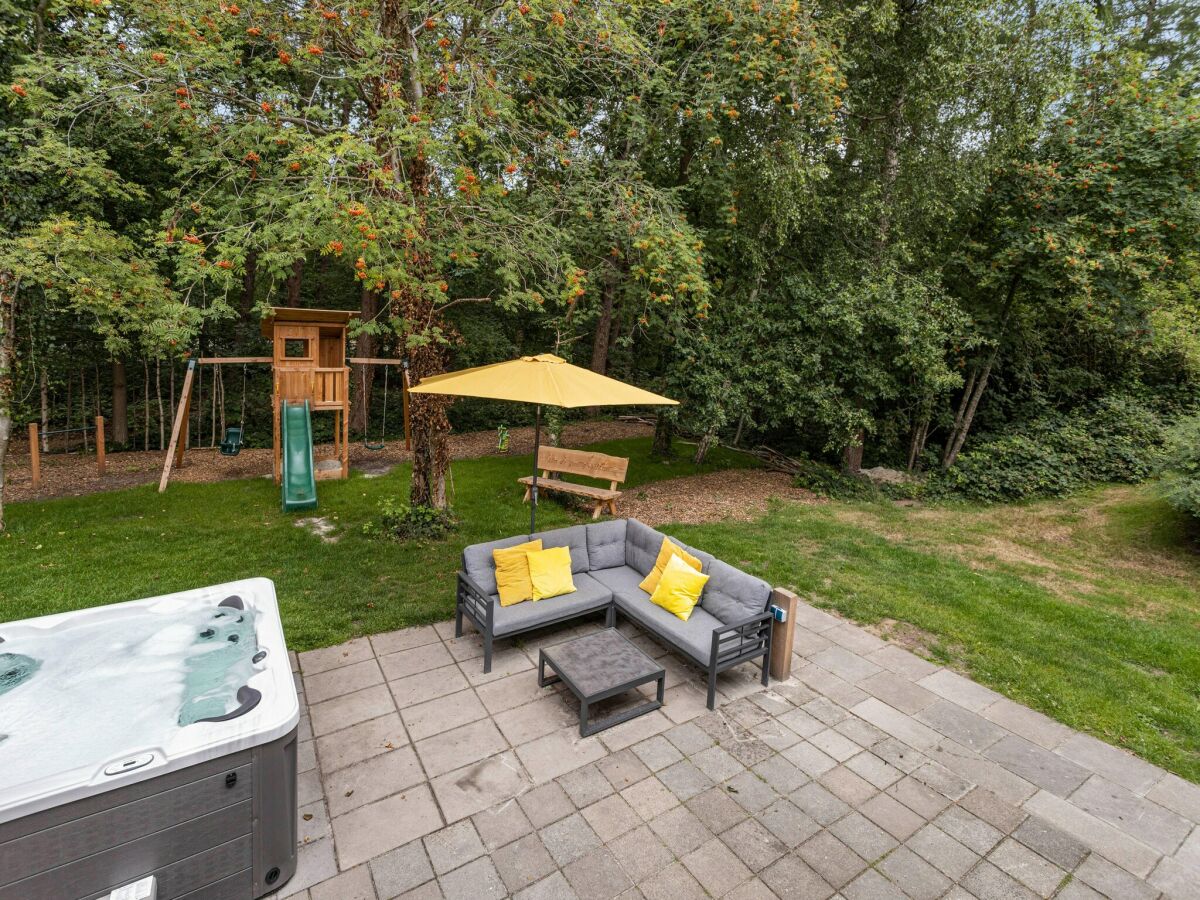 Holiday house Haus in Vlagtwedde mit Spa für 20 Von Belvilla - Outdoor photo 2