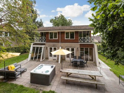 Holiday house Haus in Vlagtwedde mit Spa für 20 Von Belvilla - Holiday house