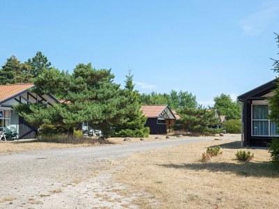 Holiday park 6 person holiday home in Væggerløse - Outdoor photo 8