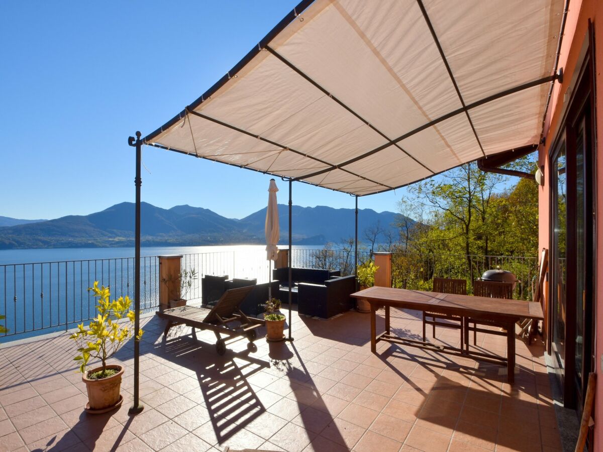 Apartment Oggebbio Getaway with Views - Outdoor photo 3