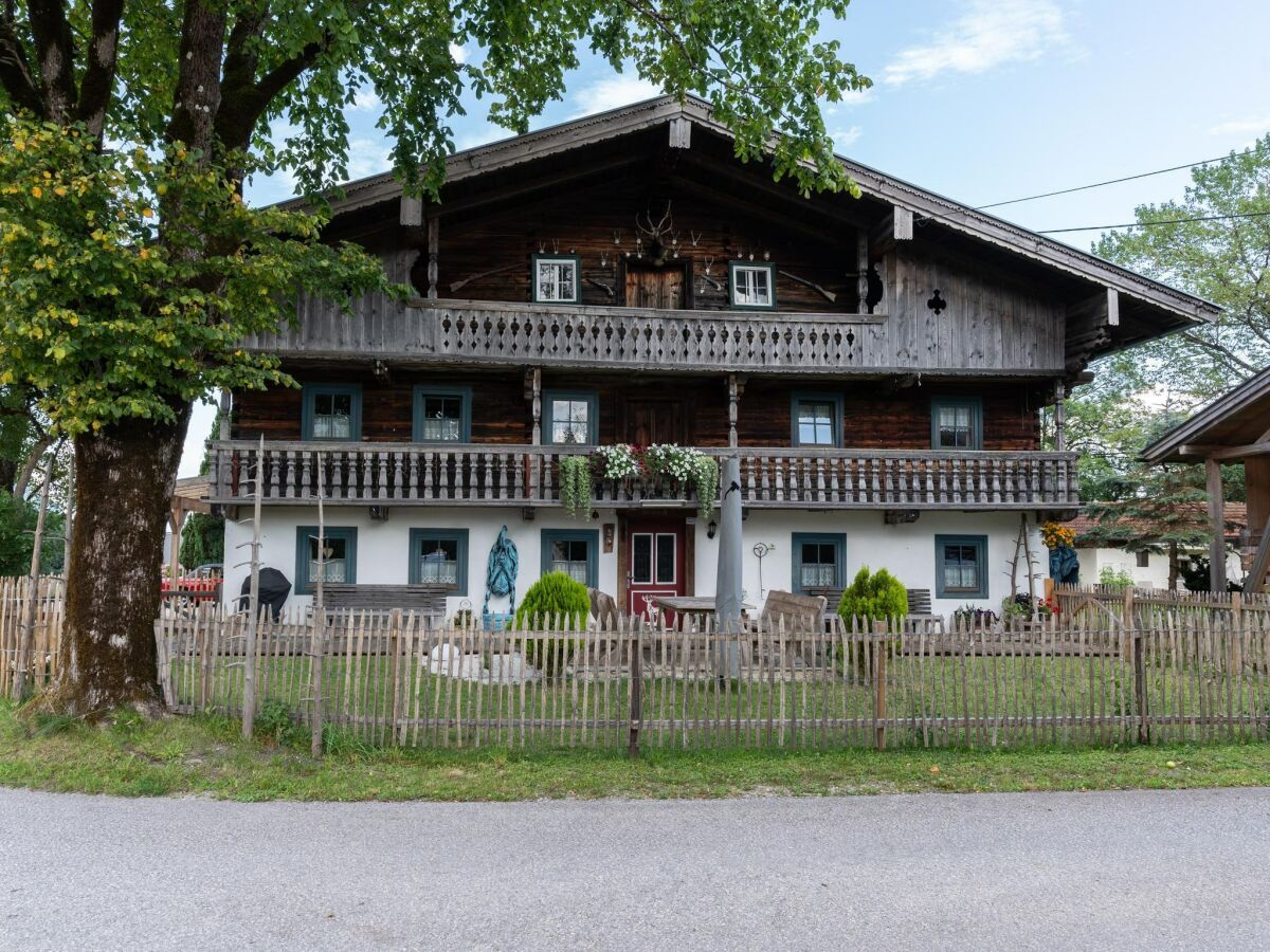 Holiday house Historisches Bauernhaus: 200 Jahre Alt trifft Neu - Outdoor photo 2