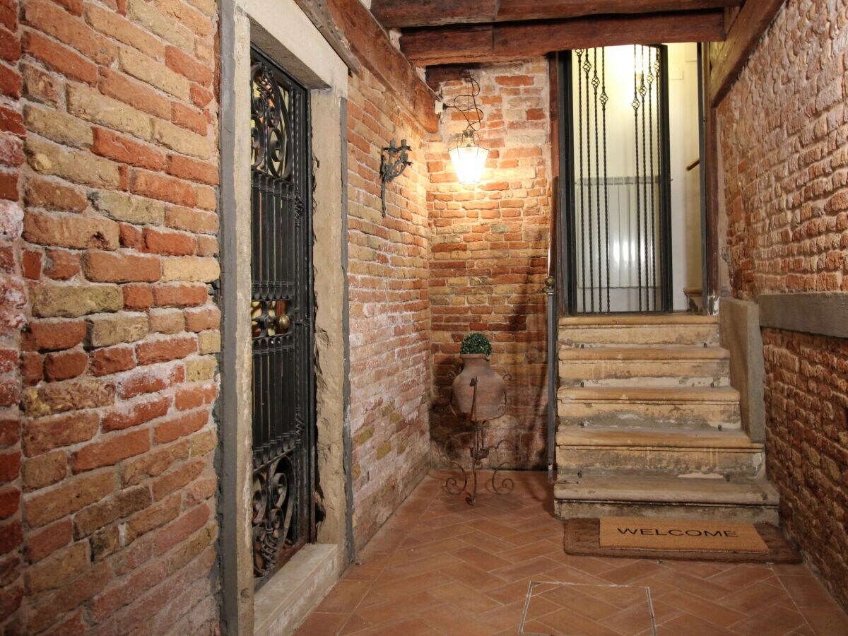 Apartment Apartment Rossini (250m Rialto's Bridge)