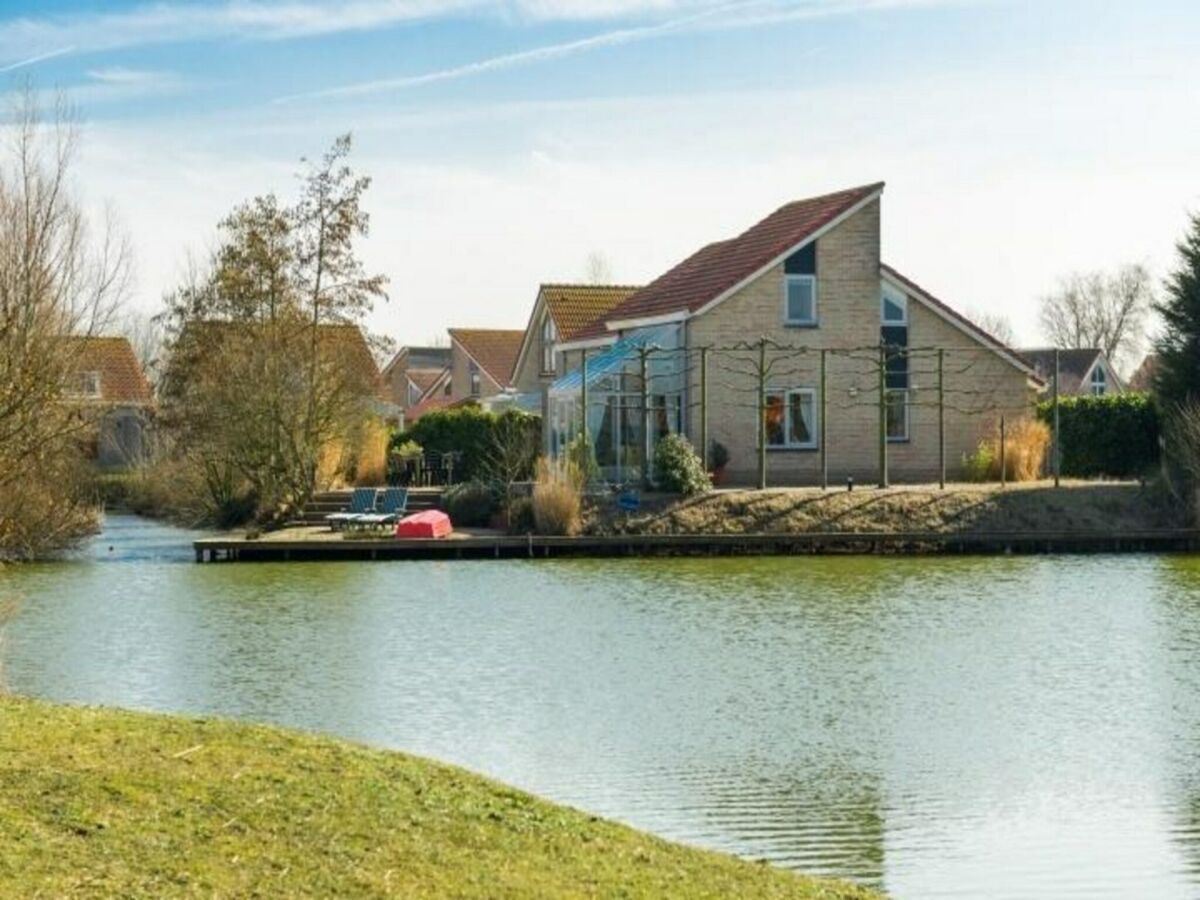 Holiday house Bungalow in Zeeland with Stunning Waterside Views