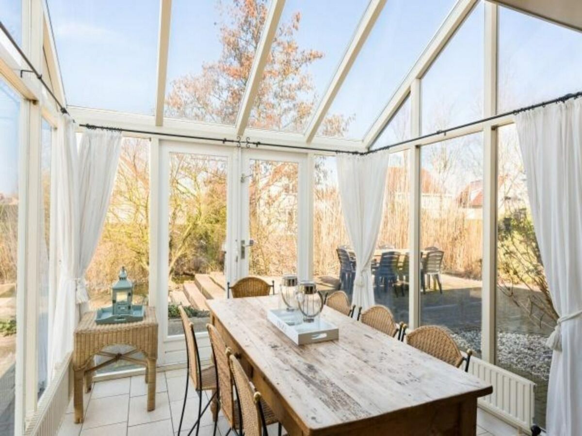 Holiday house Bungalow in Zeeland with Stunning Waterside Views - Features photo 5