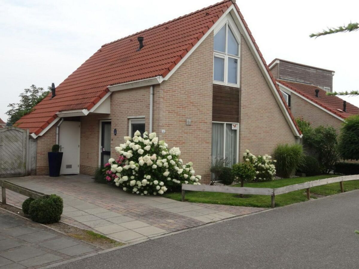 Holiday house Bungalow in Breskens am Leuchtturm