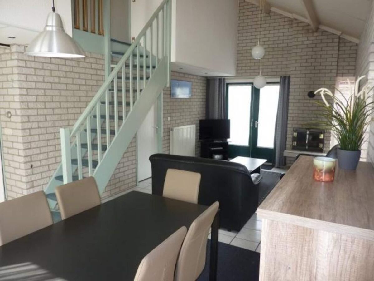 Holiday house Holiday Home in Schoneveld with Garden - Features photo 3