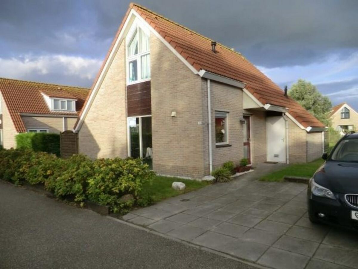 Holiday house Bungalow in Breskens near the Beach