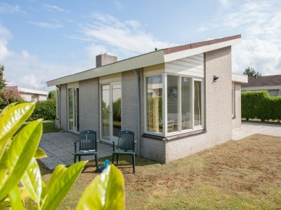 Holiday park Bungalow in Netherlands with Private Sauna in Wissenkerke - Holiday park