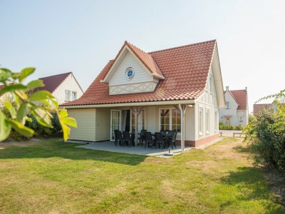 Holiday park Spacious Villa by the Sea in Cadzand-Bad - Holiday park