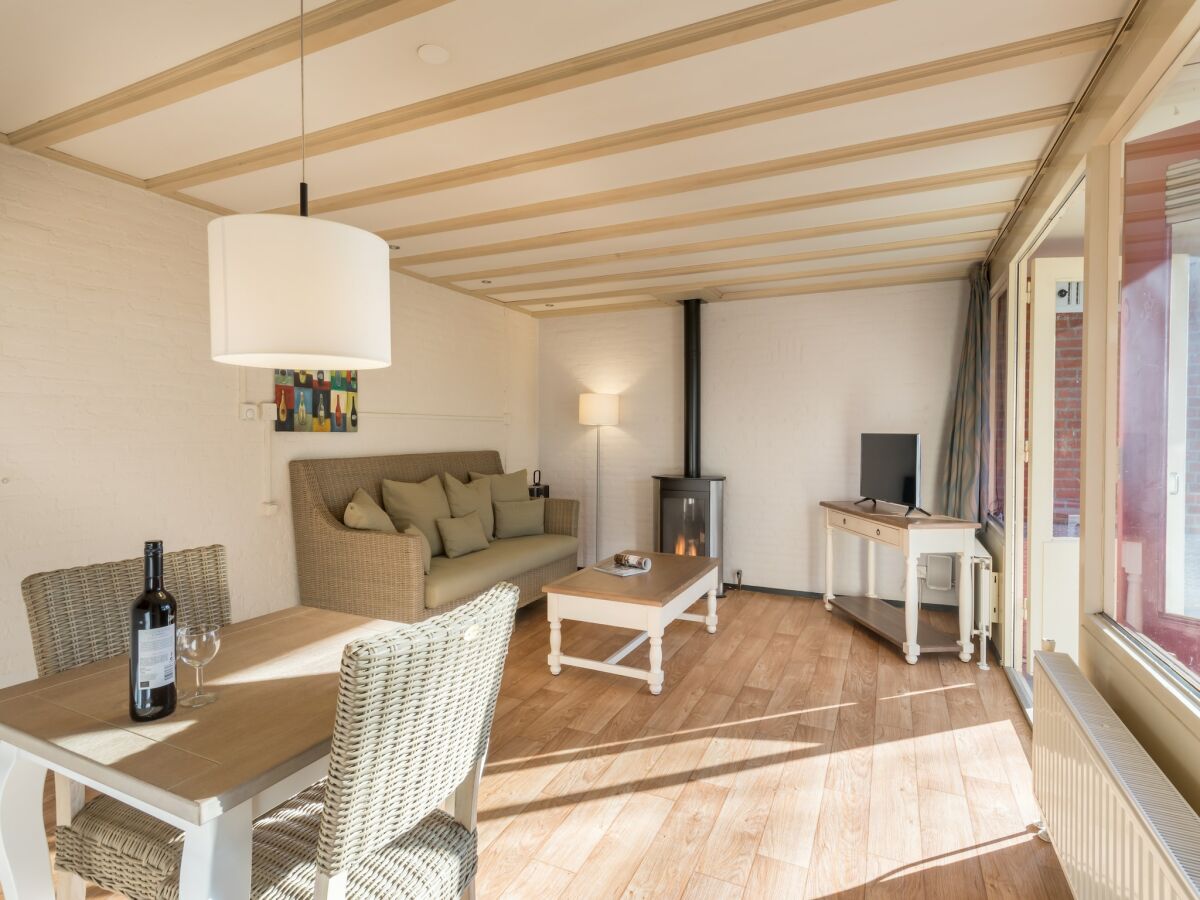 Holiday park Bungalow in Netherlands with Bubble Bath - Features photo 5
