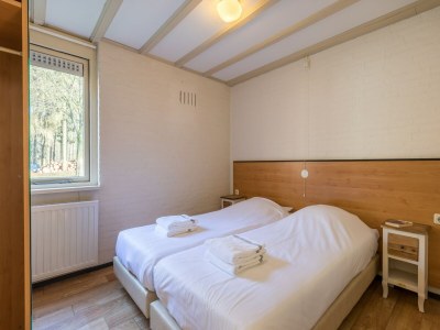 Holiday park Bungalow in Netherlands with Bubble Bath - Features photo 6