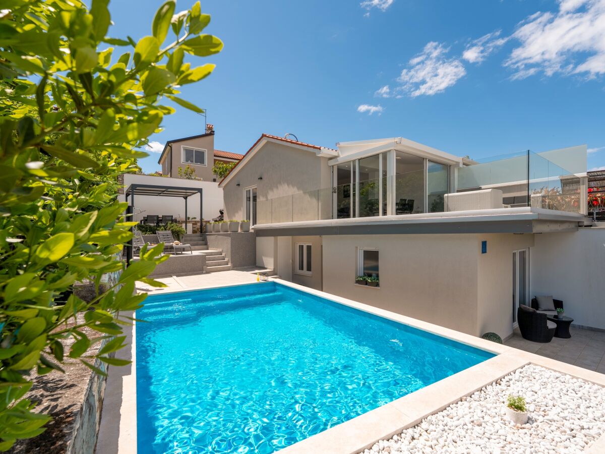 Villa Aurora