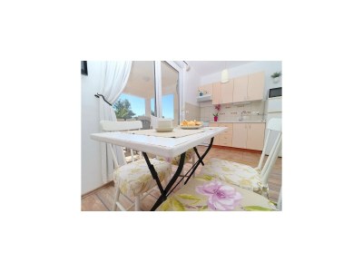 Apartment Apartments Mediterranean House - Two Bedroom Apartment with Terrace and Sea View - Features photo 7