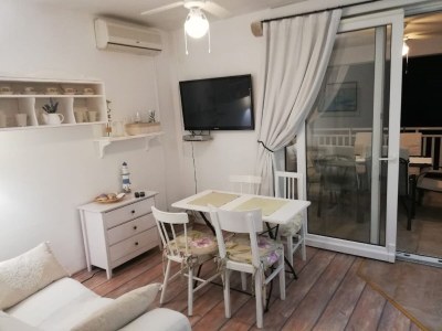 Apartment Apartments Mediterranean House - Two Bedroom Apartment with Terrace and Sea View - Features photo 21