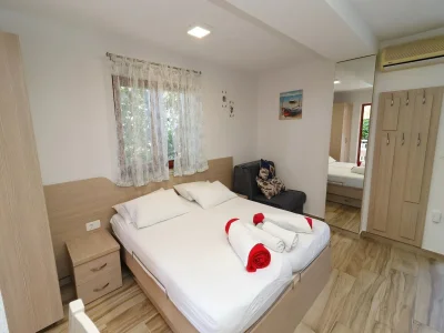 Apartment Seaside Apartments Hrkać - Studio Apartment with Terrace and Sea View 3 - Features photo 6