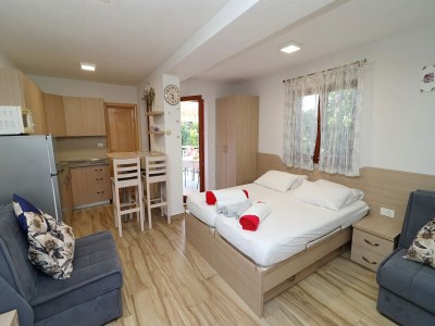 Apartment Seaside Apartments Hrkać - Studio Apartment with Terrace and Sea View 3 - Features photo 7