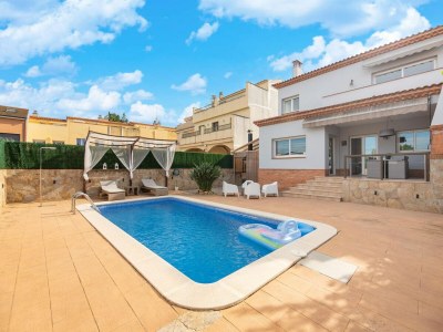 Holiday house Premium holiday home with private pool in Vilanova i la Geltrú - Holiday house