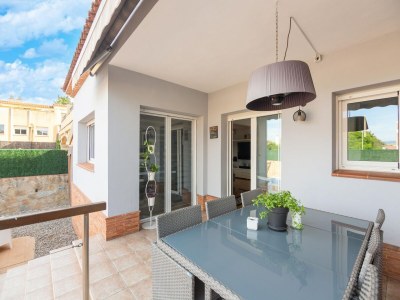 Holiday house Premium holiday home with private pool - Outdoor photo 10