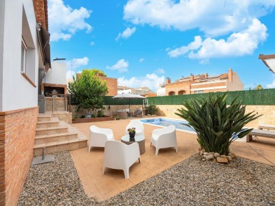 Holiday house Premium holiday home with private pool - Outdoor photo 11