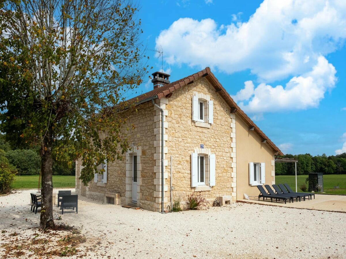 Holiday house Charming Holiday Home with Private Pool - Outdoor photo 2