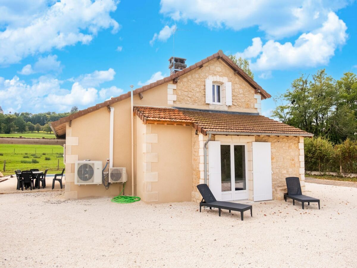 Holiday house Charming Holiday Home with Private Pool - Outdoor photo 5