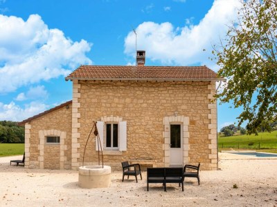 Holiday house Charming Holiday Home with Private Pool - Outdoor photo 3