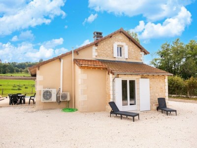 Holiday house Charming Holiday Home with Private Pool - Outdoor photo 5