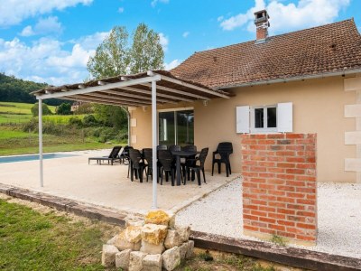 Holiday house Charming Holiday Home with Private Pool - Outdoor photo 8