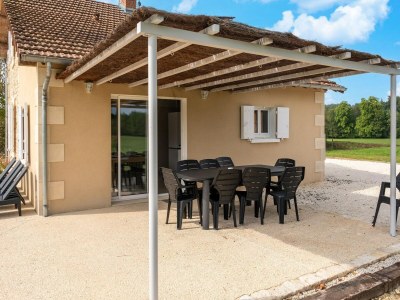 Holiday house Charming Holiday Home with Private Pool - Outdoor photo 9