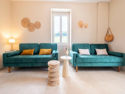 Holiday house Charming Holiday Home with Private Pool - Features photo 17