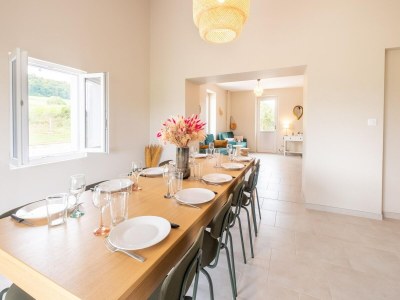 Holiday house Charming Holiday Home with Private Pool - Features photo 30
